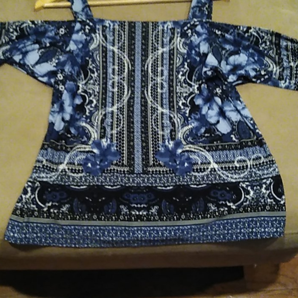 Cold shoulder INC top short sleeve size m